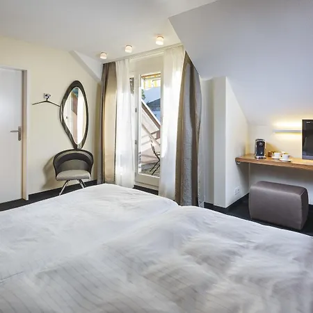 Seehotel Kastanienbaum 4*